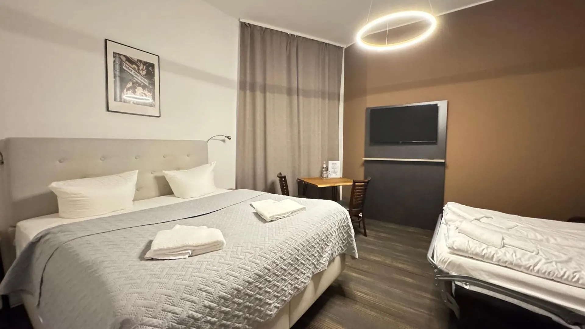 Hotel Bregenz Berlin Bed & Breakfast