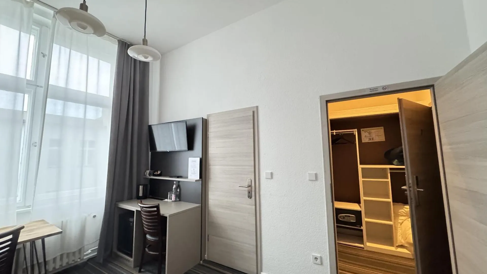 Hotel Bregenz Berlin 3*,